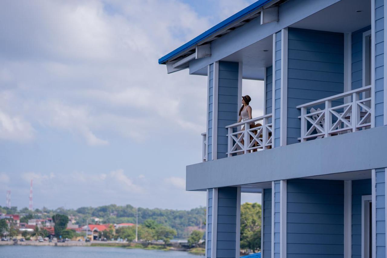 Hotel Casona Del Lago Flores Exterior photo