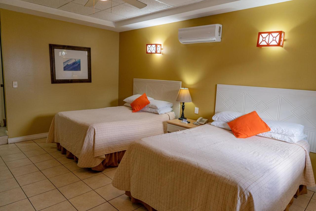 Hotel Casona Del Lago Flores Exterior photo
