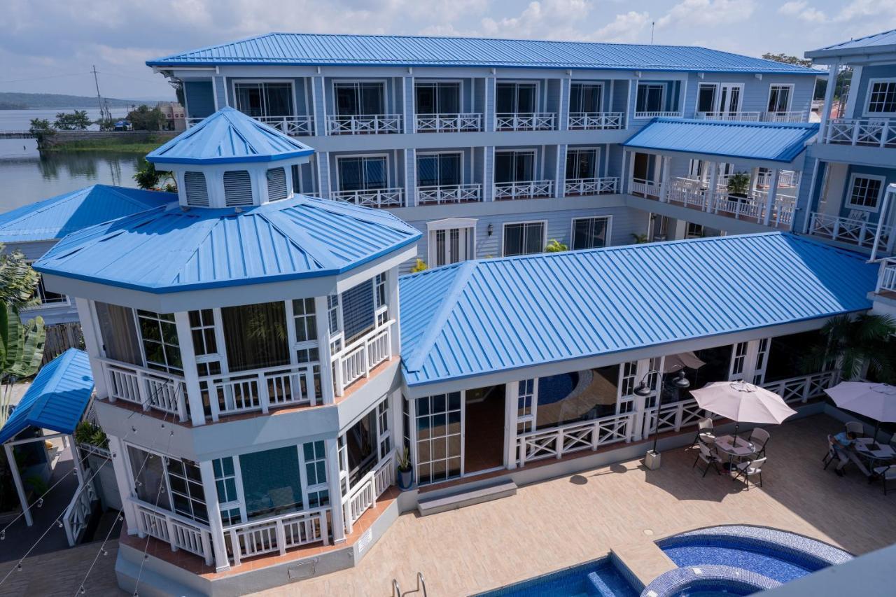 Hotel Casona Del Lago Flores Exterior photo