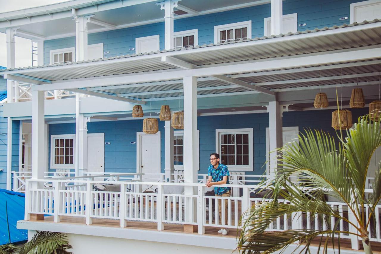 Hotel Casona Del Lago Flores Exterior photo