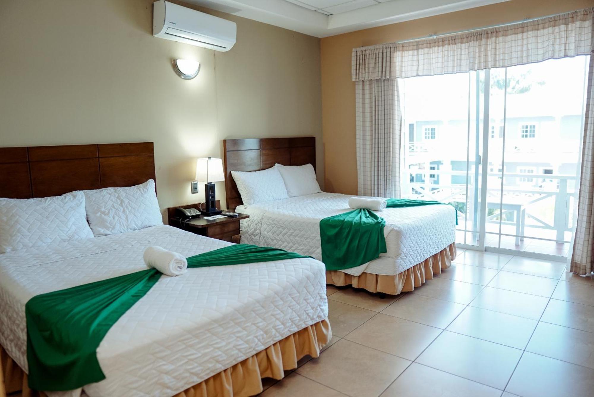 Hotel Casona Del Lago Flores Exterior photo